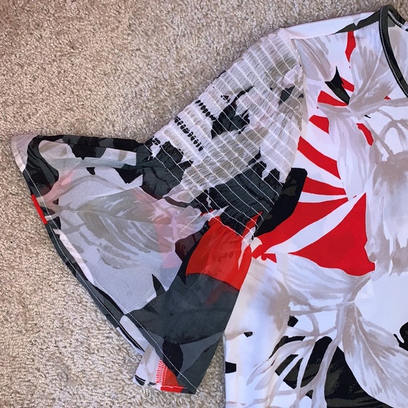 Women’s Calvin Klein Black White and Red Floral Blouse - Picture 4 of 8